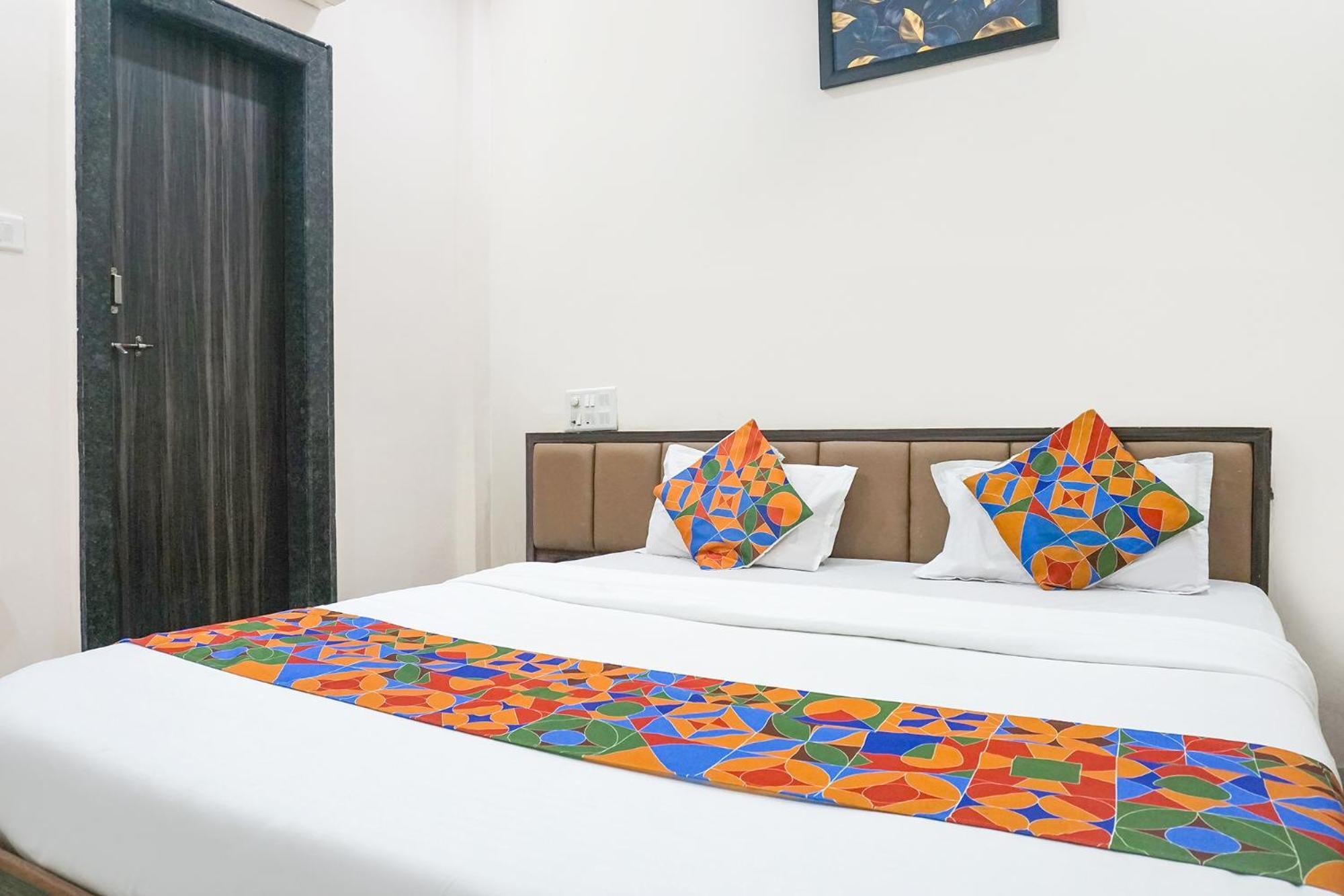 Fabhotel Rachana Residency - Nr Shivaji Nagar Metro Station Púna Exteriér fotografie