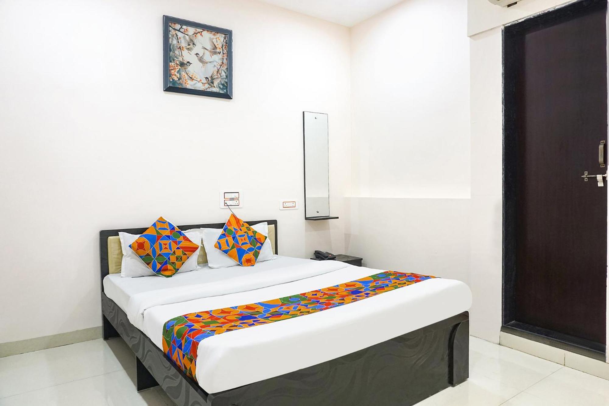 Fabhotel Rachana Residency - Nr Shivaji Nagar Metro Station Púna Exteriér fotografie