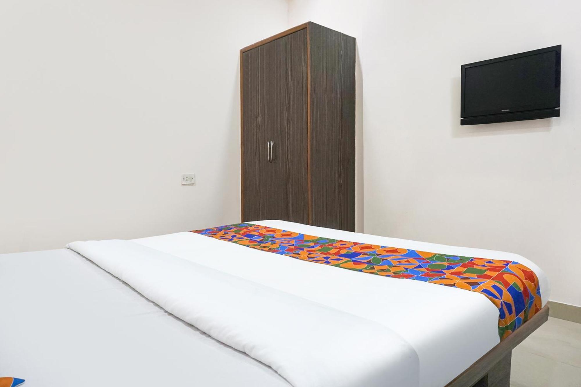 Fabhotel Rachana Residency - Nr Shivaji Nagar Metro Station Púna Exteriér fotografie