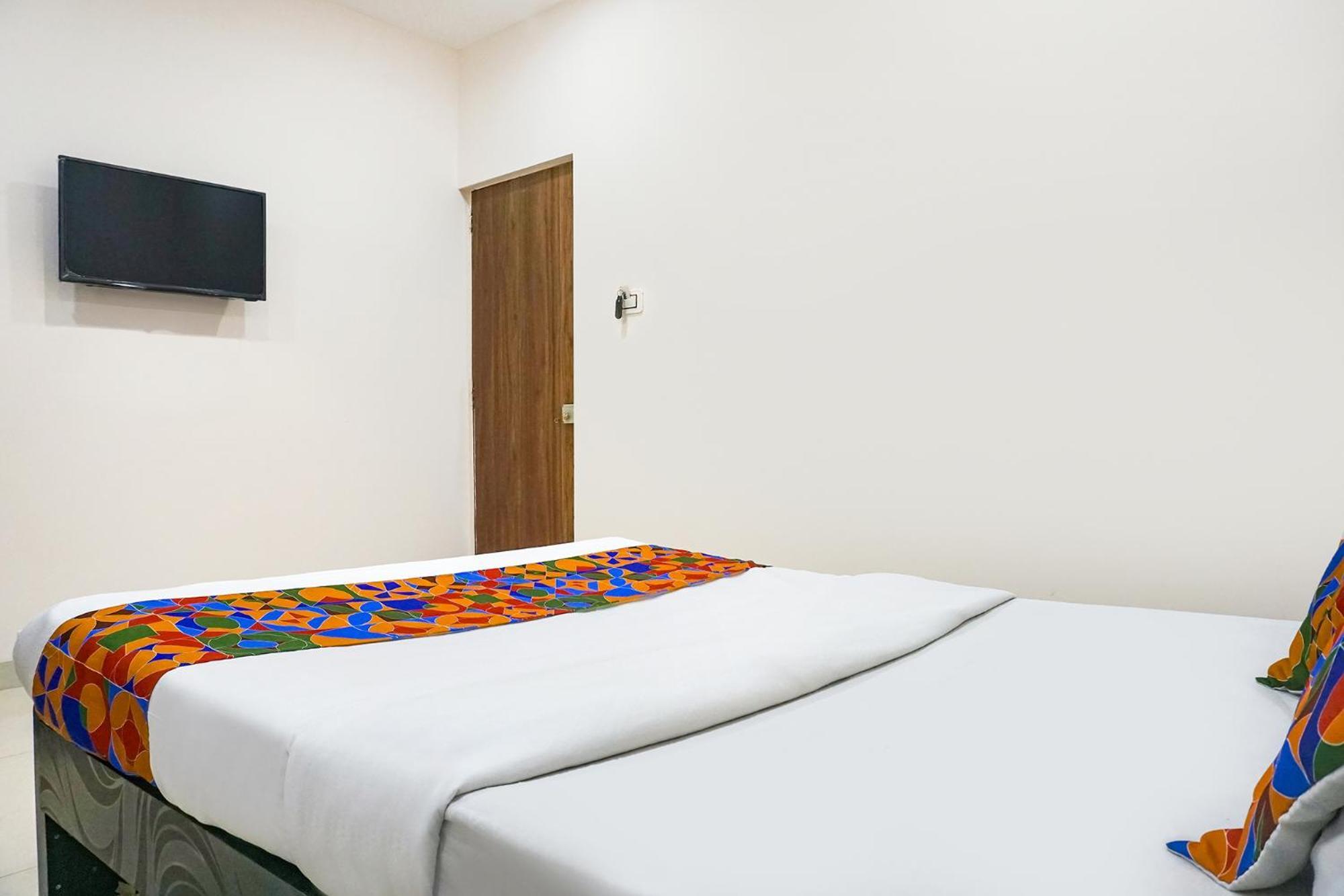 Fabhotel Rachana Residency - Nr Shivaji Nagar Metro Station Púna Exteriér fotografie