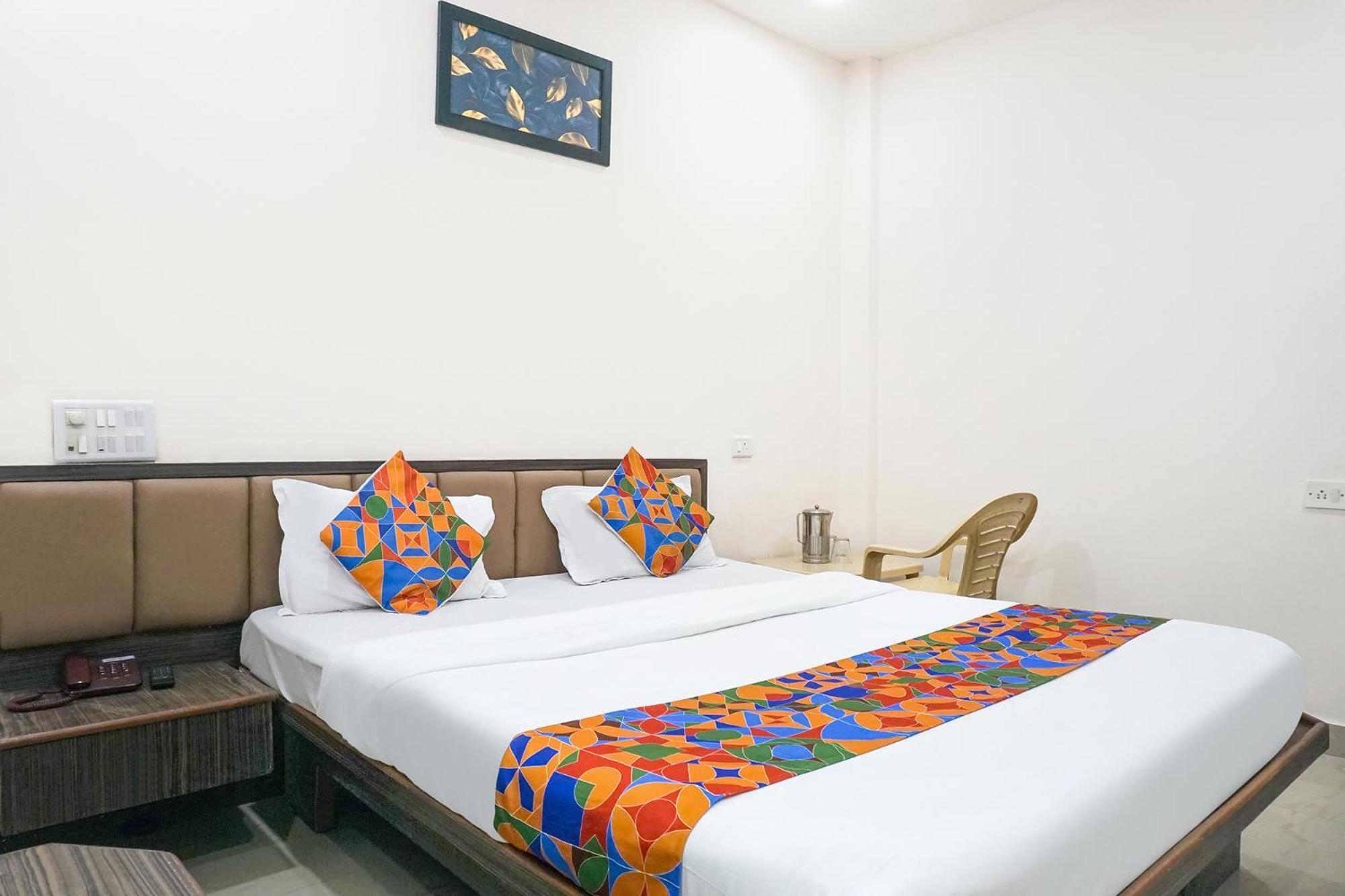 Fabhotel Rachana Residency - Nr Shivaji Nagar Metro Station Púna Exteriér fotografie
