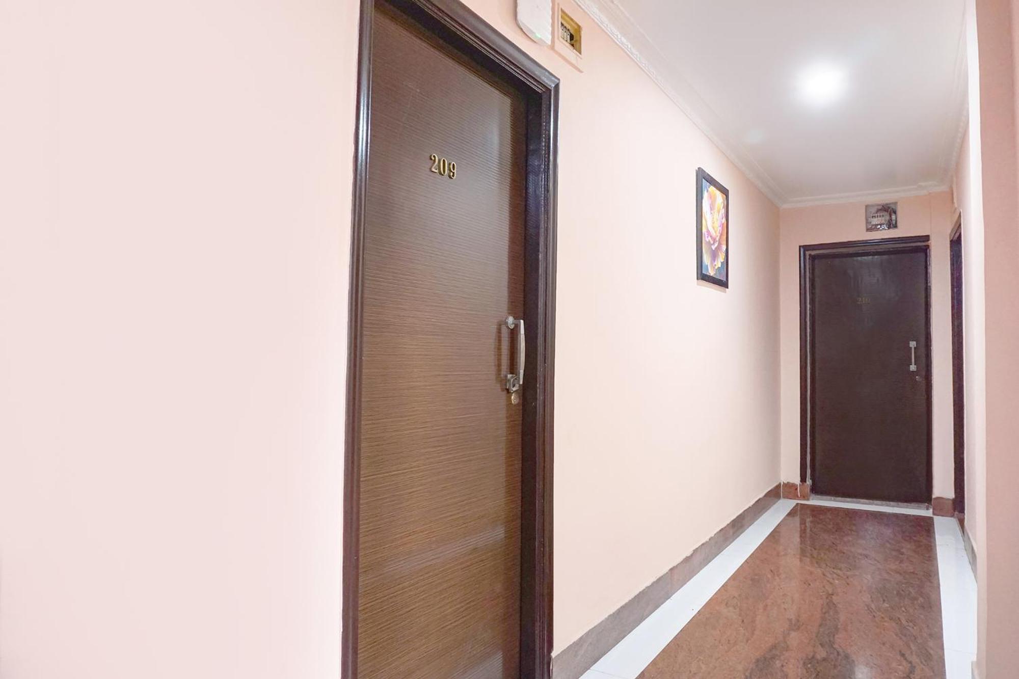 Fabhotel Rachana Residency - Nr Shivaji Nagar Metro Station Púna Exteriér fotografie